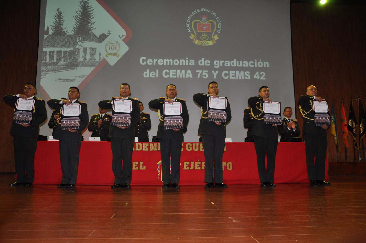 La AGE realizó la ceremonia de graduación del CEMA Nº 75 y CEMS Nº 42