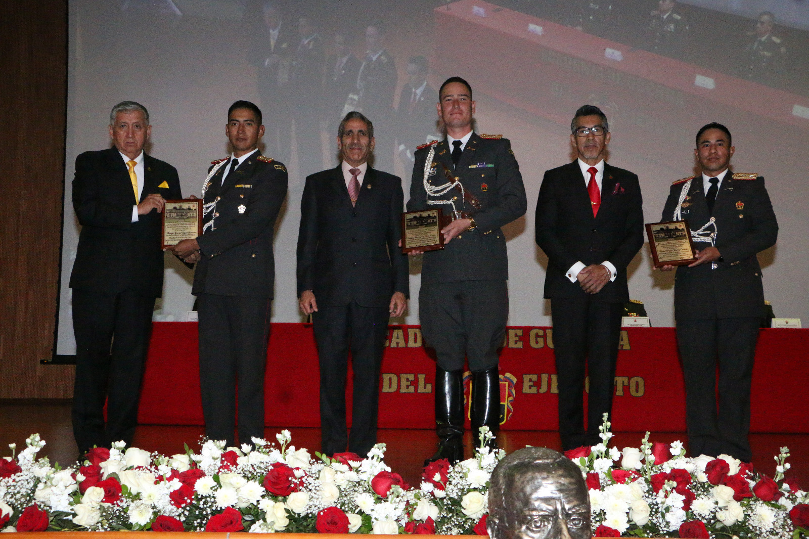CEREMONIA DE GRADUACIÓN DEL CURSO DE OFICIALES BÁSICO DE ARMAS Y SERVICIOS Nº 49 PRIMER GRUPO