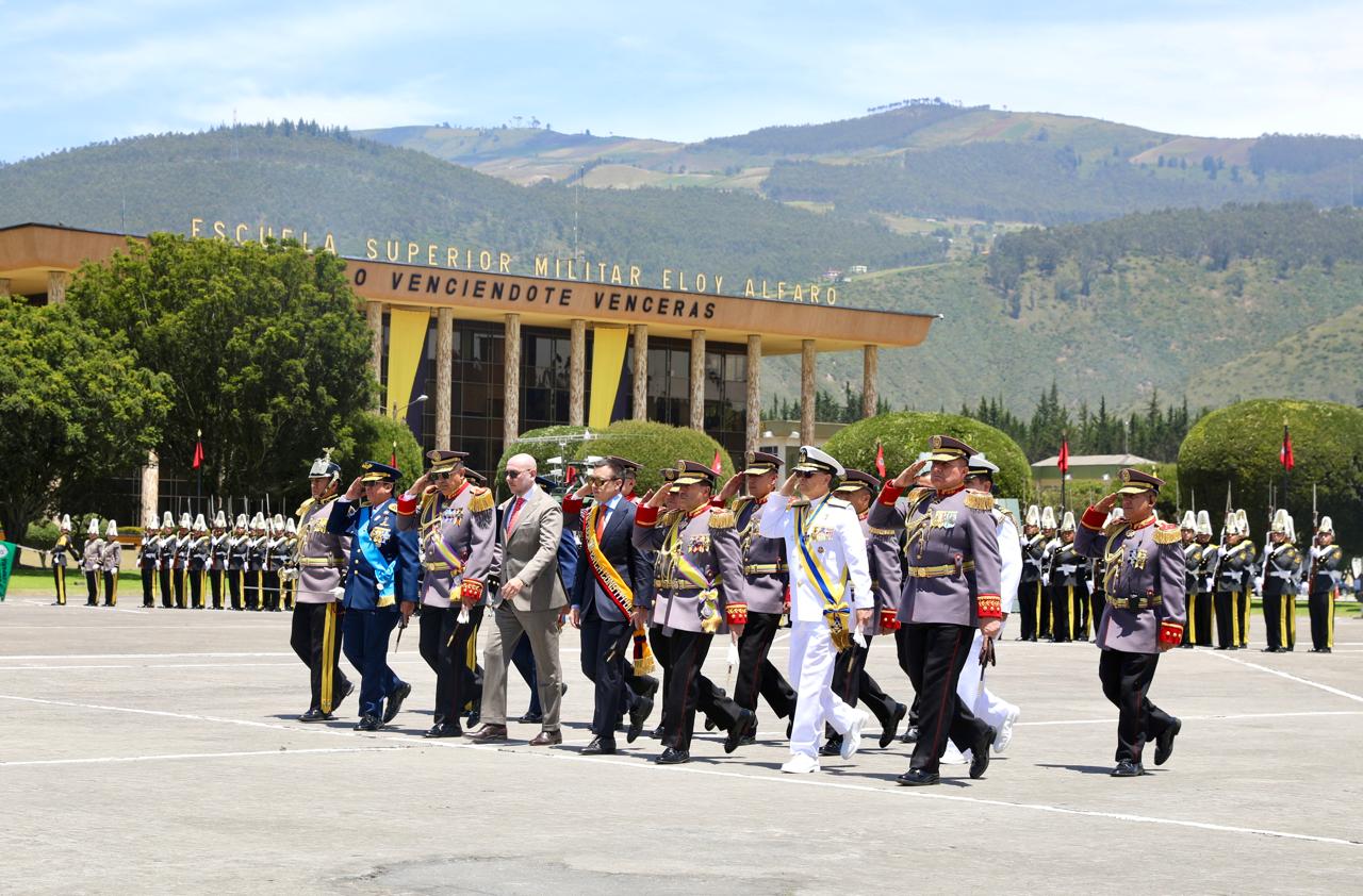 La Academia de Guerra del Ejército participó en la ceremonia militar por los 197 años de vida institucional del Ejército ecuatoriano.  